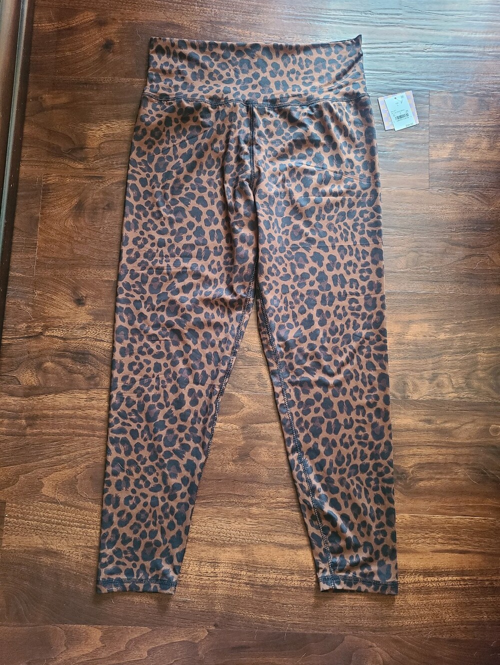 Ascot & Hart Leopard Print 7/8 Leggings sz L